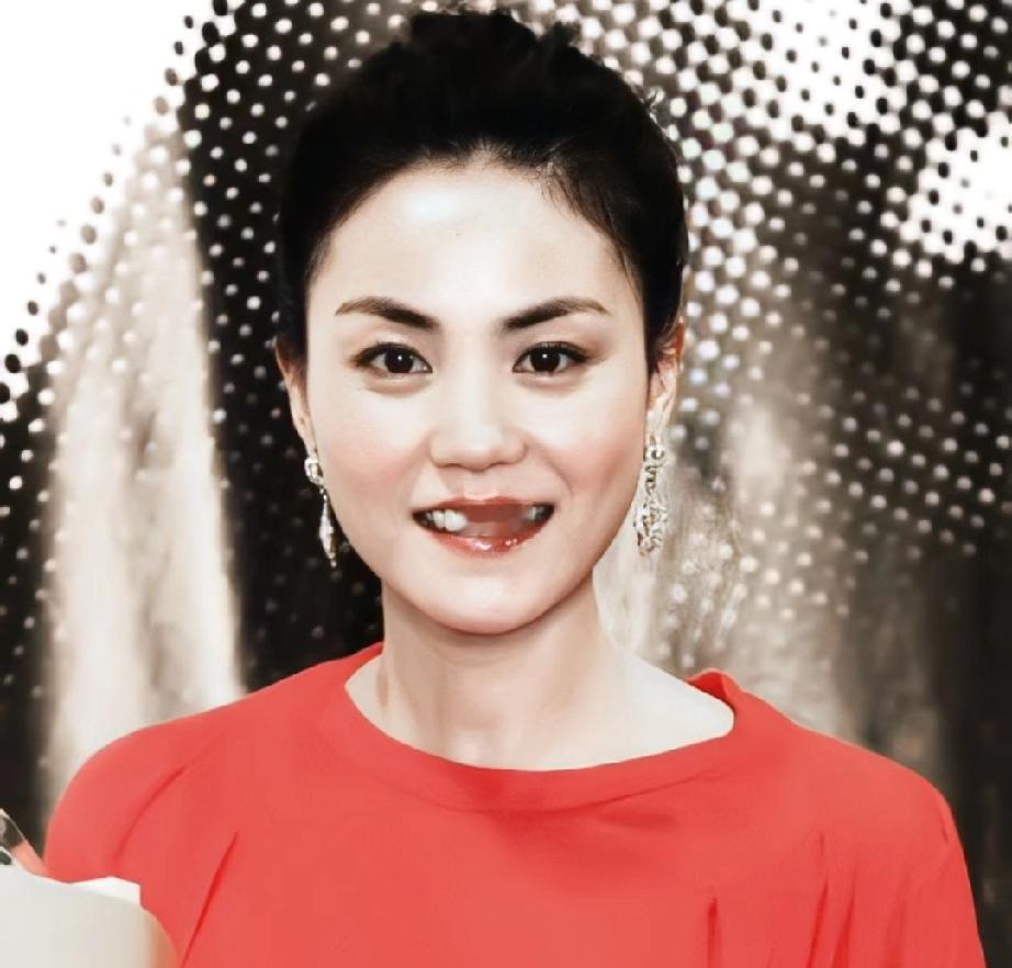 王菲这都快55岁了，竟然还敢这么“嚣张”？
多少明星求着上热搜，她却把巅峰期都拿