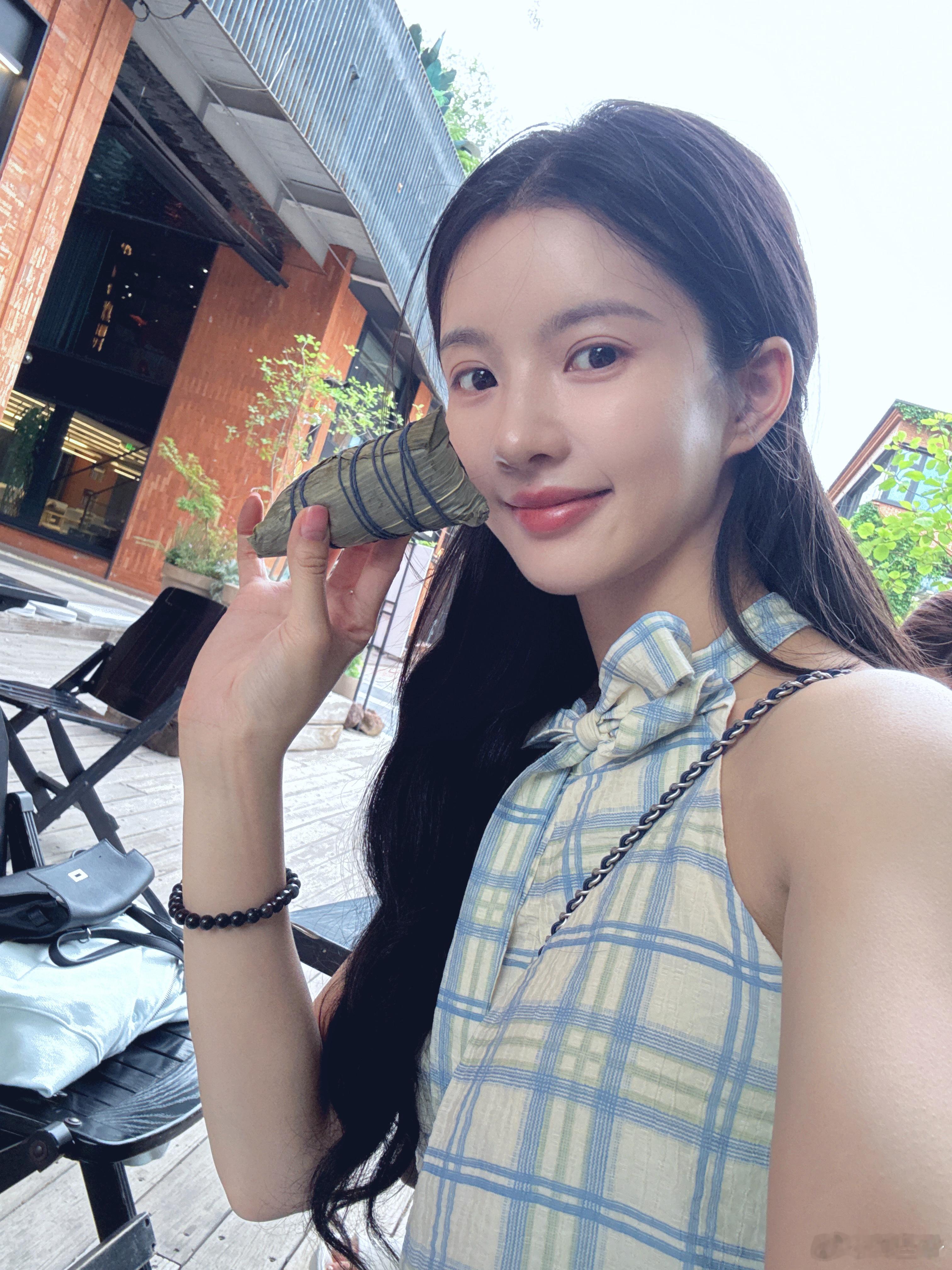 刘些宁端午晒照 ​​​