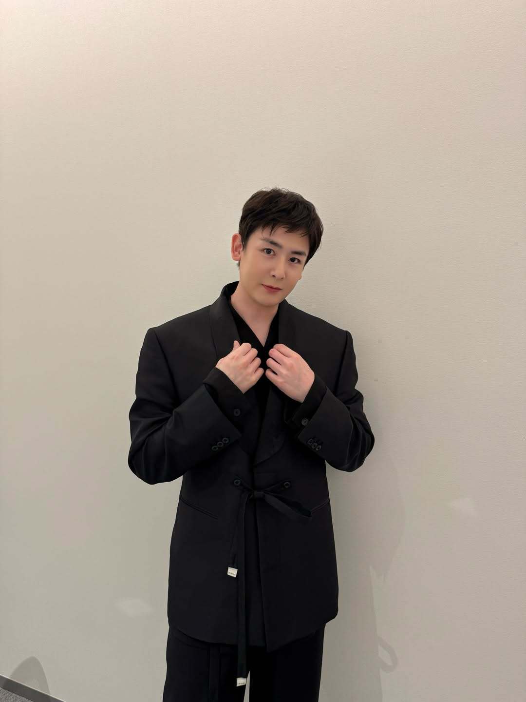 2PM Nichkhun260528官方IG：🖤 