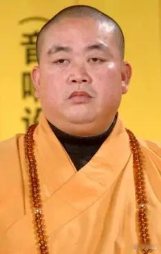 释永信被判24年 释永信定了四项罪名，全是跟钱有关，今年61岁了，24年后85岁