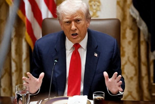 这反转也太快了吧，前几天特朗普还打包票说“两周内肯定见普京”，结果才过6天就直接