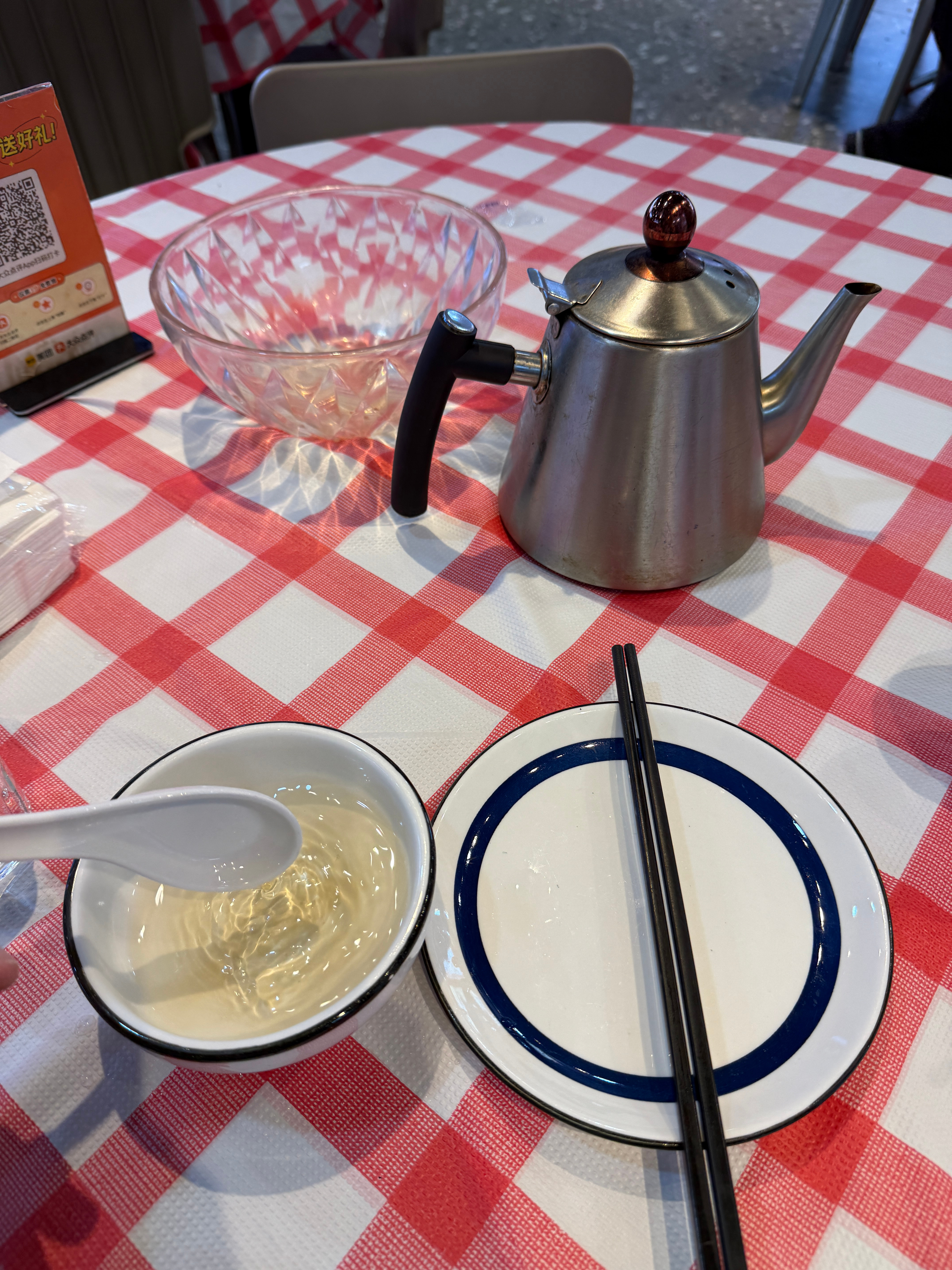 烫碗是两广和海南等省份的餐前礼仪！