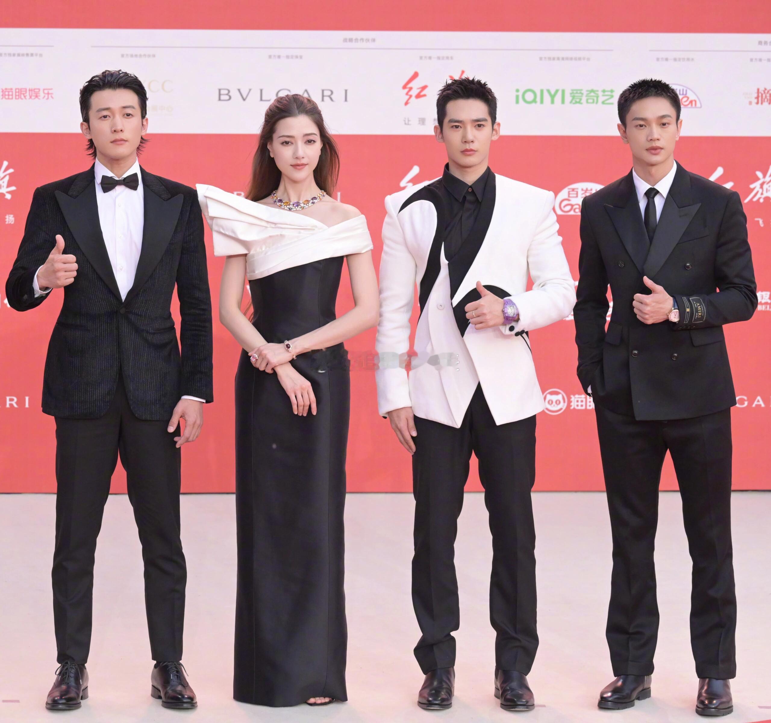 #侯雯元没表但他有钟#侯雯元看着可怜兮兮的，实际他最幸福了！拥有钟楚曦这个“钟”