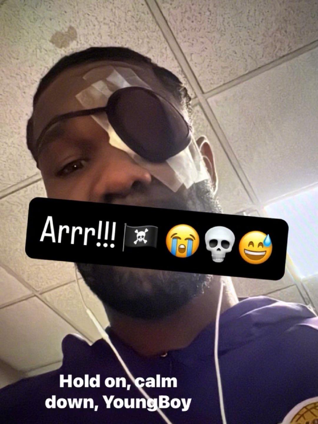 顿宝😭海盗造型虽酷，但还是要早日康复啊🥹(via Deandre Ayton