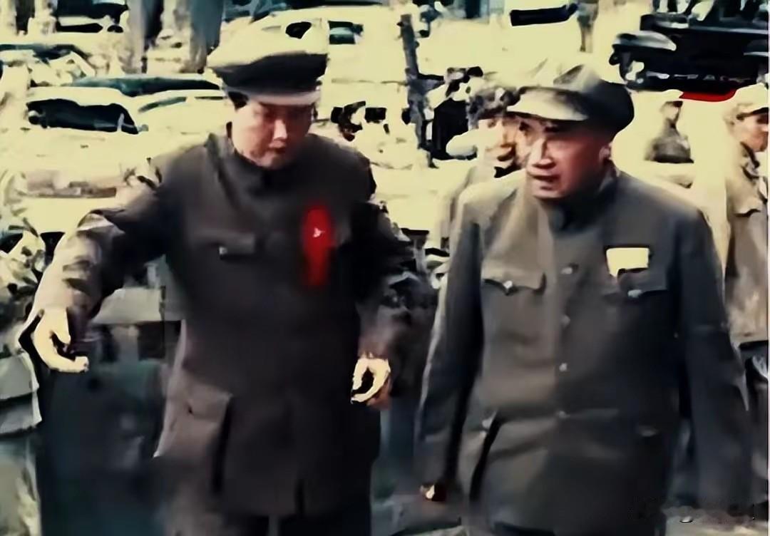 功垂华夏万古，谦逊存于本心，于点滴行止间，尽显人民领袖的格局与风范。