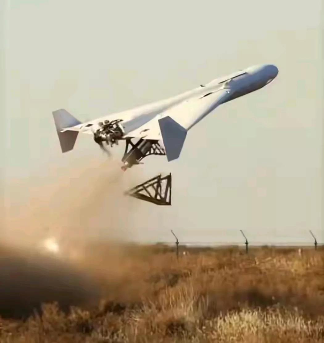 神风还魂？日本靠无人机威慑中国，纯属痴人说梦！
 
别以为是4月1日的愚人节玩笑