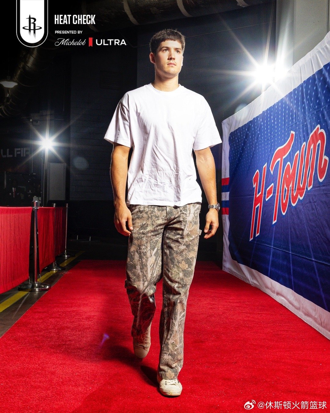 火箭潮男们今日入场帅照📸湖人vs火箭休斯顿火箭休斯顿火箭