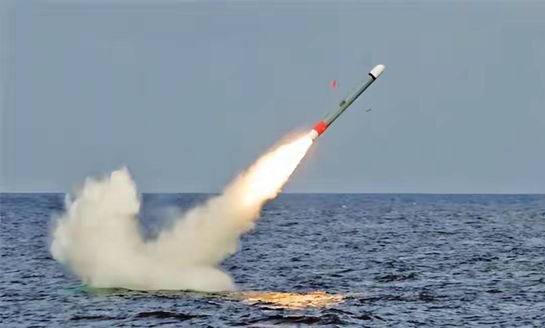 俄罗斯这两天突然对两个邻居同时翻脸，一个被骂“别找死”，一个被警告“敢动手就收拾