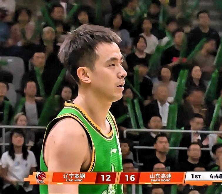半场崩盘！赵继伟盲目浪投拖垮辽宁

今晚，CBA季后赛辽鲁大战G2半场结束，辽宁