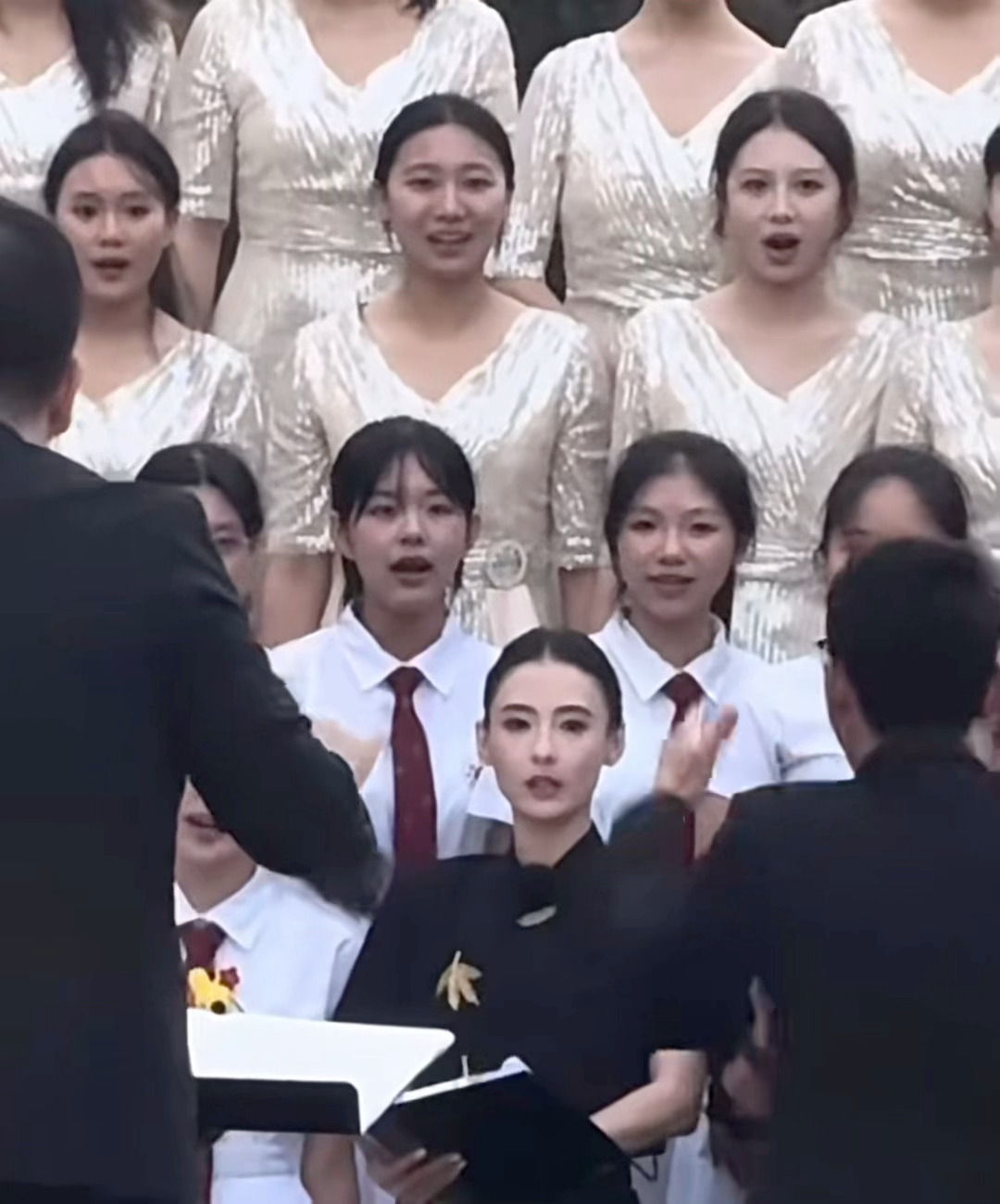 张柏芝这个live图太美了，长得好看的人就像偷偷开了高清一样，其他人都是流畅