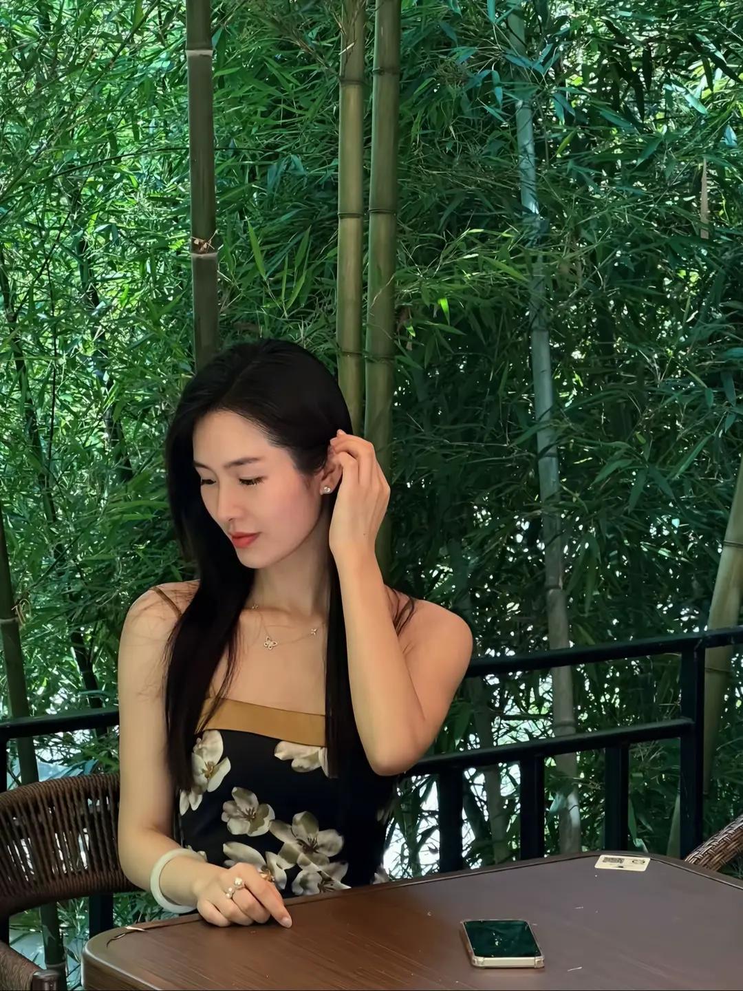 女人如何穿出含蓄的性感?