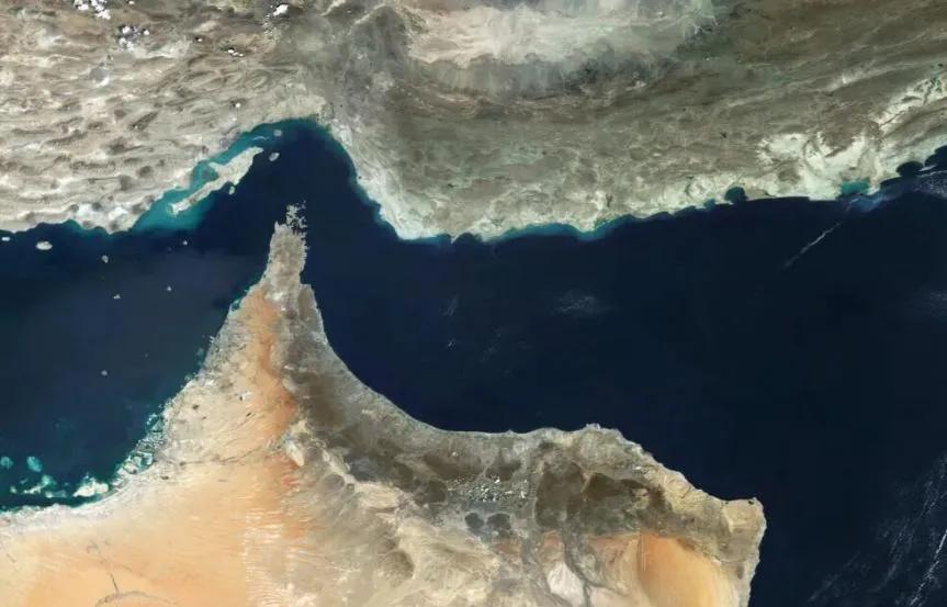 伊朗伊斯兰革命卫队发言人纳伊尼表示，伊朗绝不允许美国、以色列及其伙伴从中东地区出