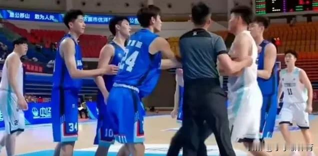 4人被禁赛三年，中国篮协的处罚是否太重了！

7月30日，U21男篮山东男篮与辽