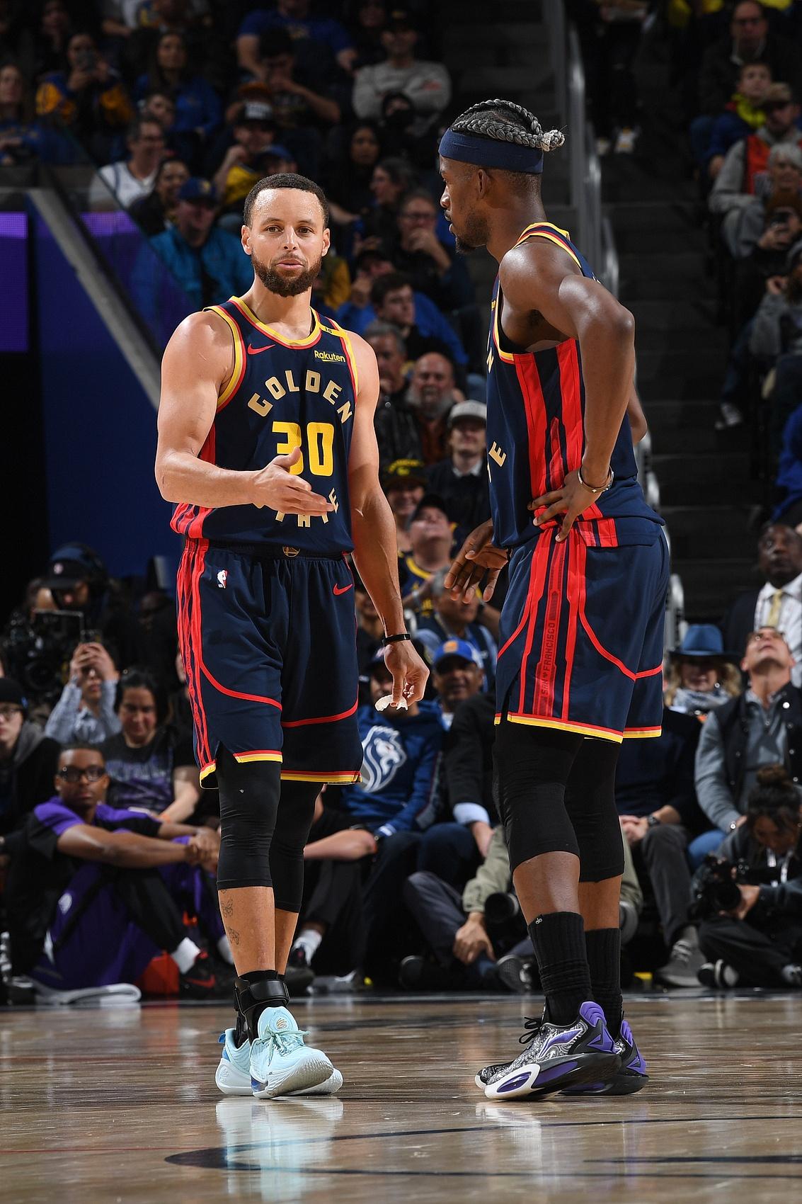 库巴组合双砍30➕！勇士主场111:124遗憾负老鹰！金州真该给暮年库里、巴特勒