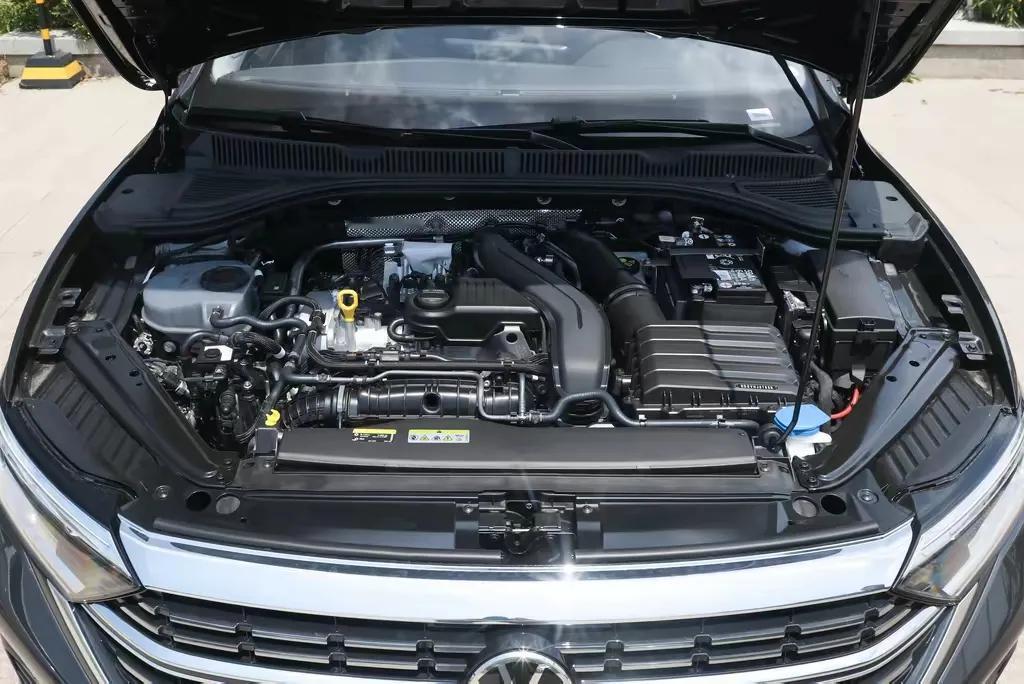 EA211 EVO2发动机，马力比老1.4T大了10匹，提速快了0.4秒，官方油