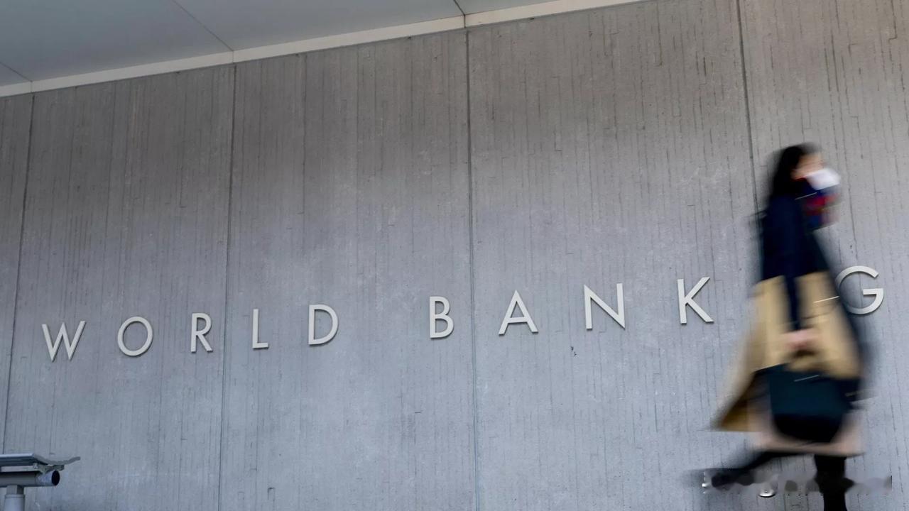 世界银行：阿富汗经济连续第二年增长

世界银行在自己 2025 年《阿富汗发展复