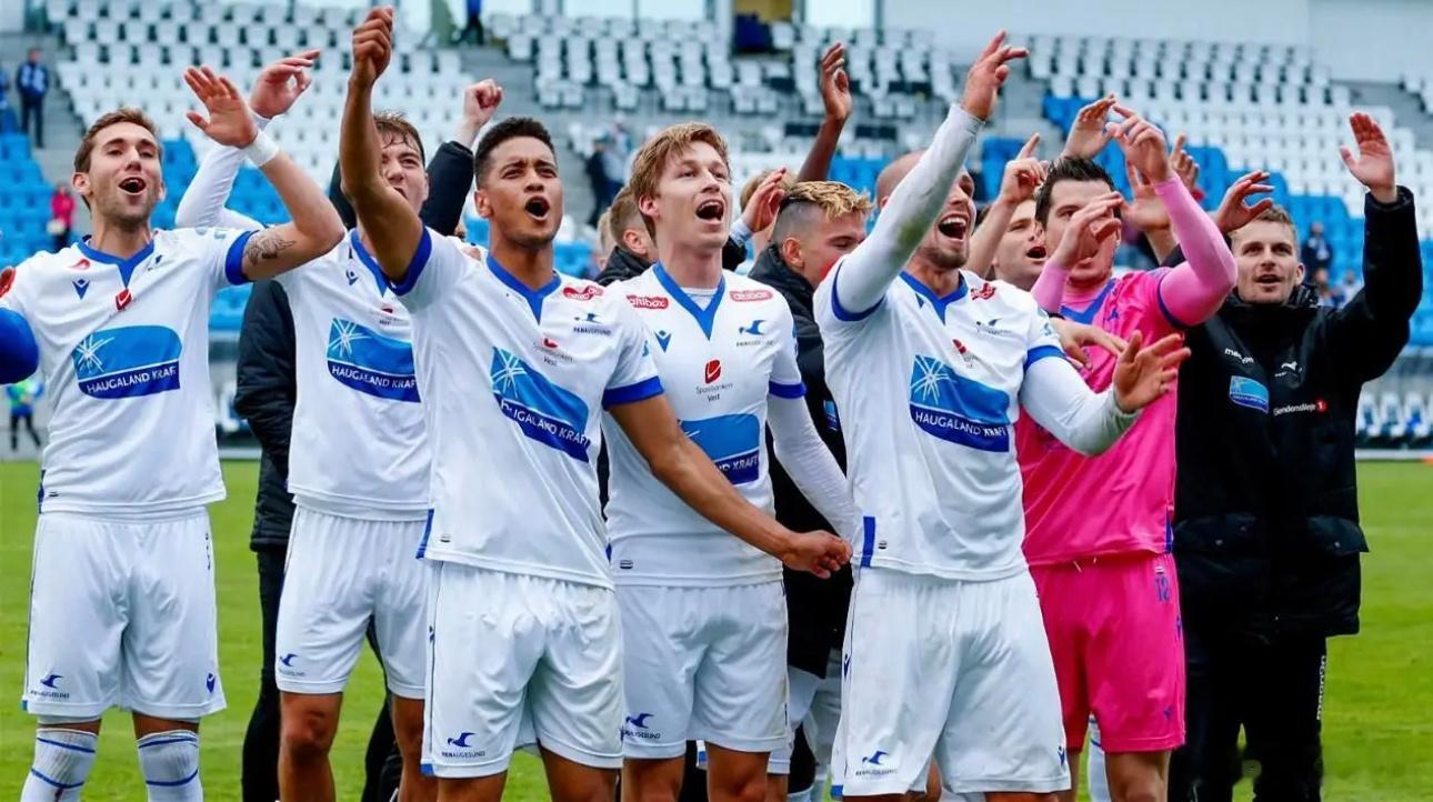 001奥克兰vs中央海岸水手推荐：让负/让平比分：1-0,1-1解析：中央海岸水