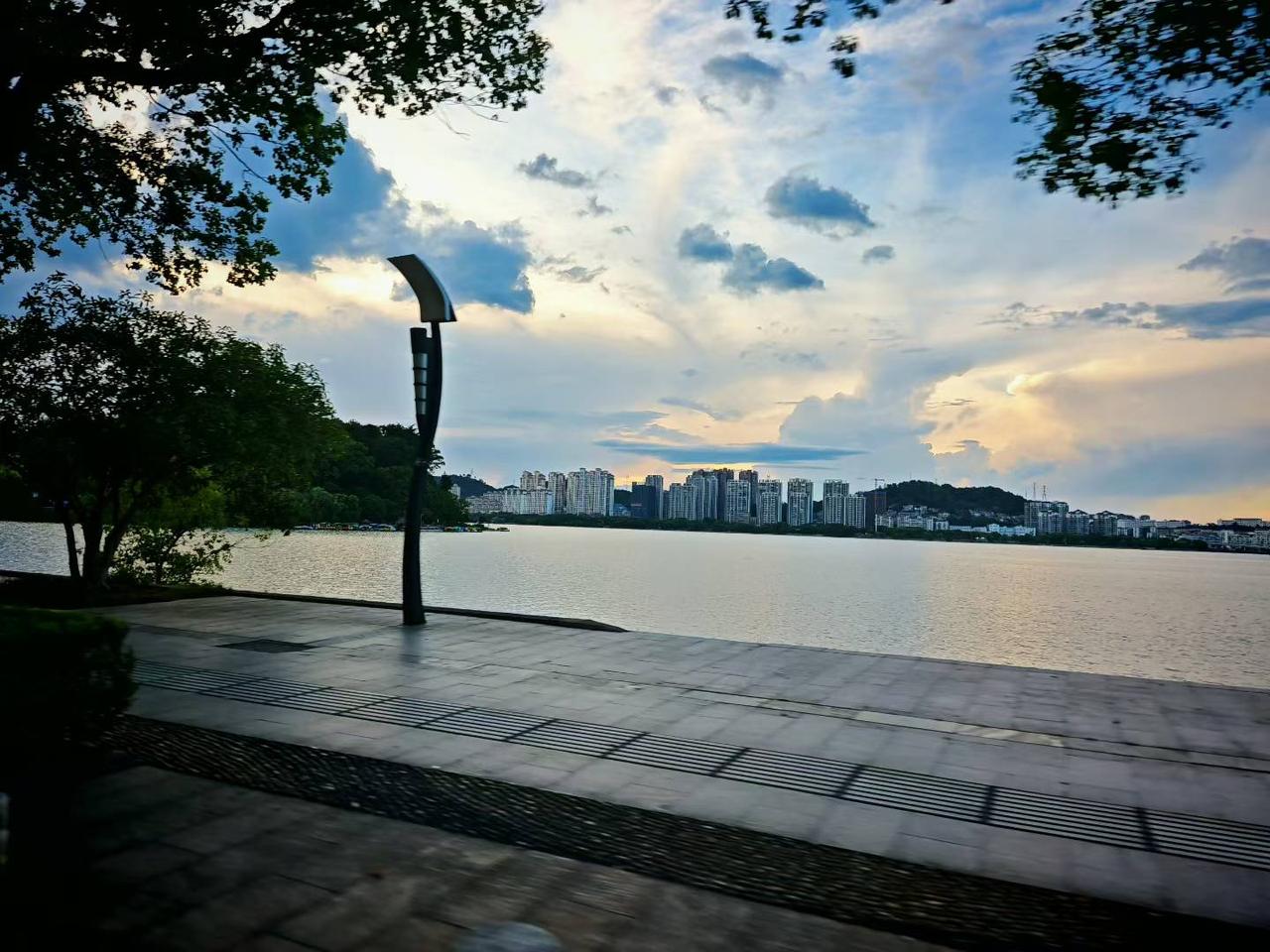 男人结婚不结婚很重要吗？
作为一个过来人，发表一下个人观点！
古人有云：娶对老婆