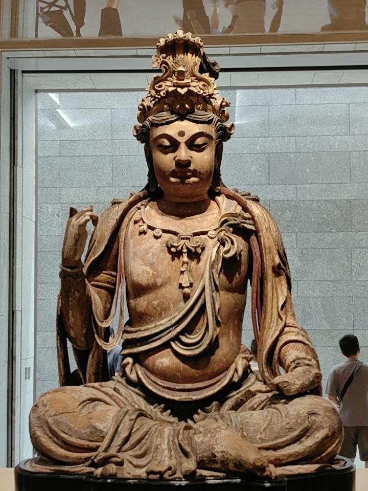 佛陀静坐，那状态仿佛时间都为之静止，心如止水的境界实在令人神往。想象一下，在静谧