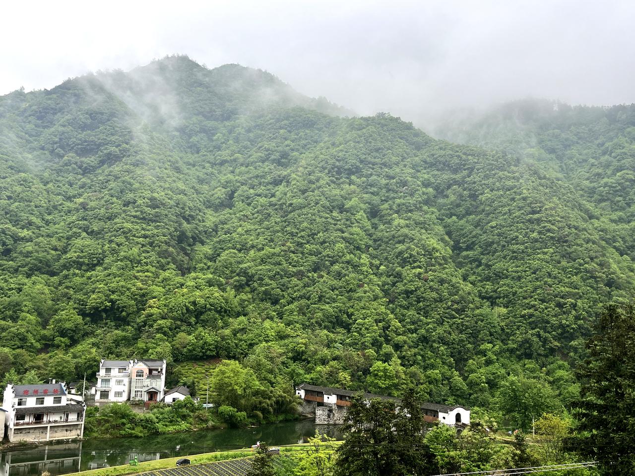 【原创】
皖南休宁蓝田镇迪岭村
雨天，适合去看拱北廊桥……
蓝田村风景 皖南雨景