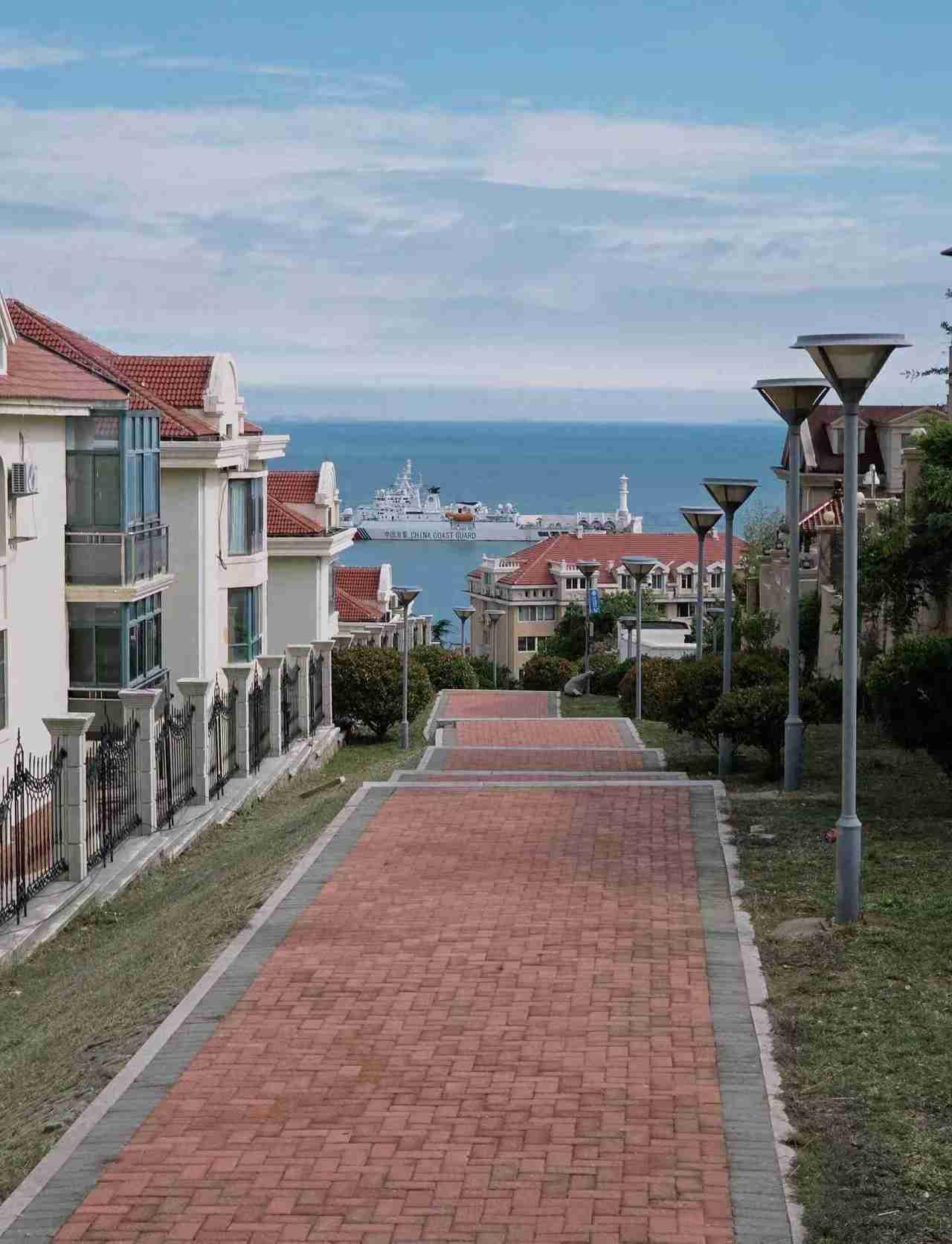 我的今日状态：🏝️旅行度假
我这里的天气：☀️晴天
青岛今天温度23℃，空气质