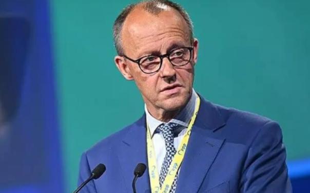 治不了俄罗斯，还治不了你？默茨一句话，以色列彻底怂了。

谁能想到，一向横着走、