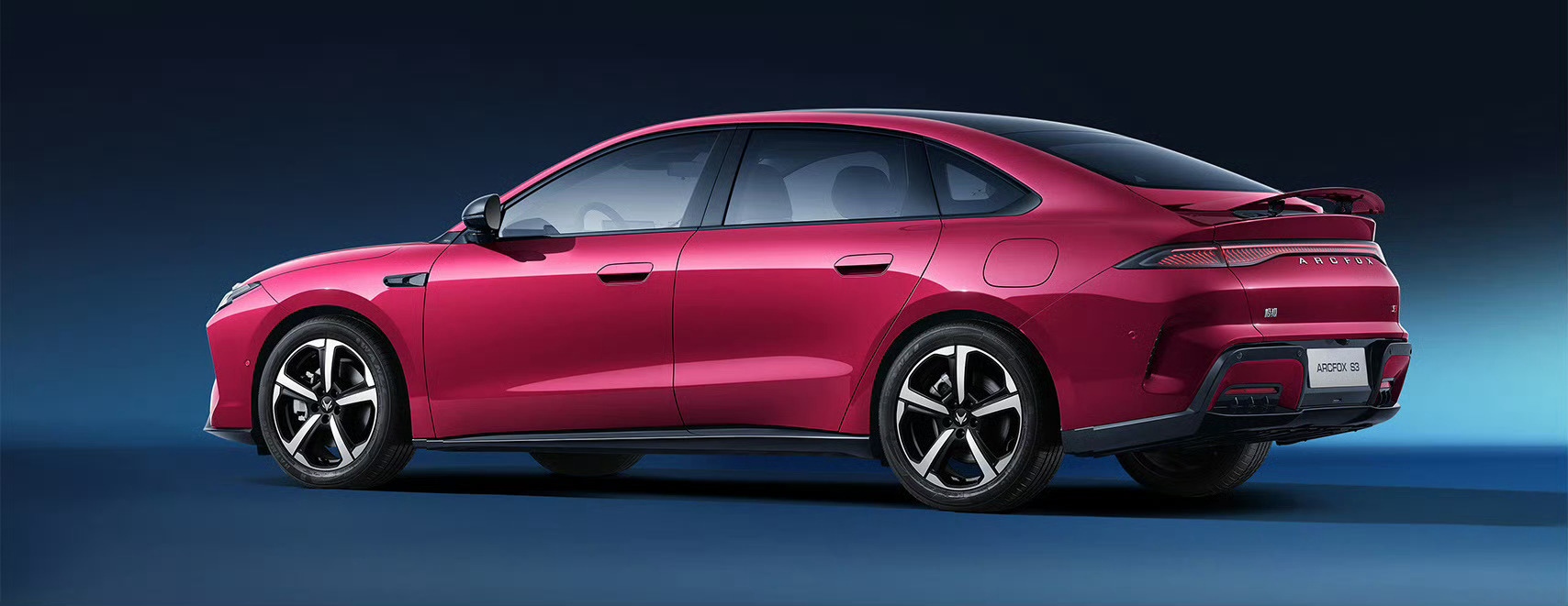 4米9多的极狐S3，续航有550km和650km两种，可换电，官图拍得咋样？汽车