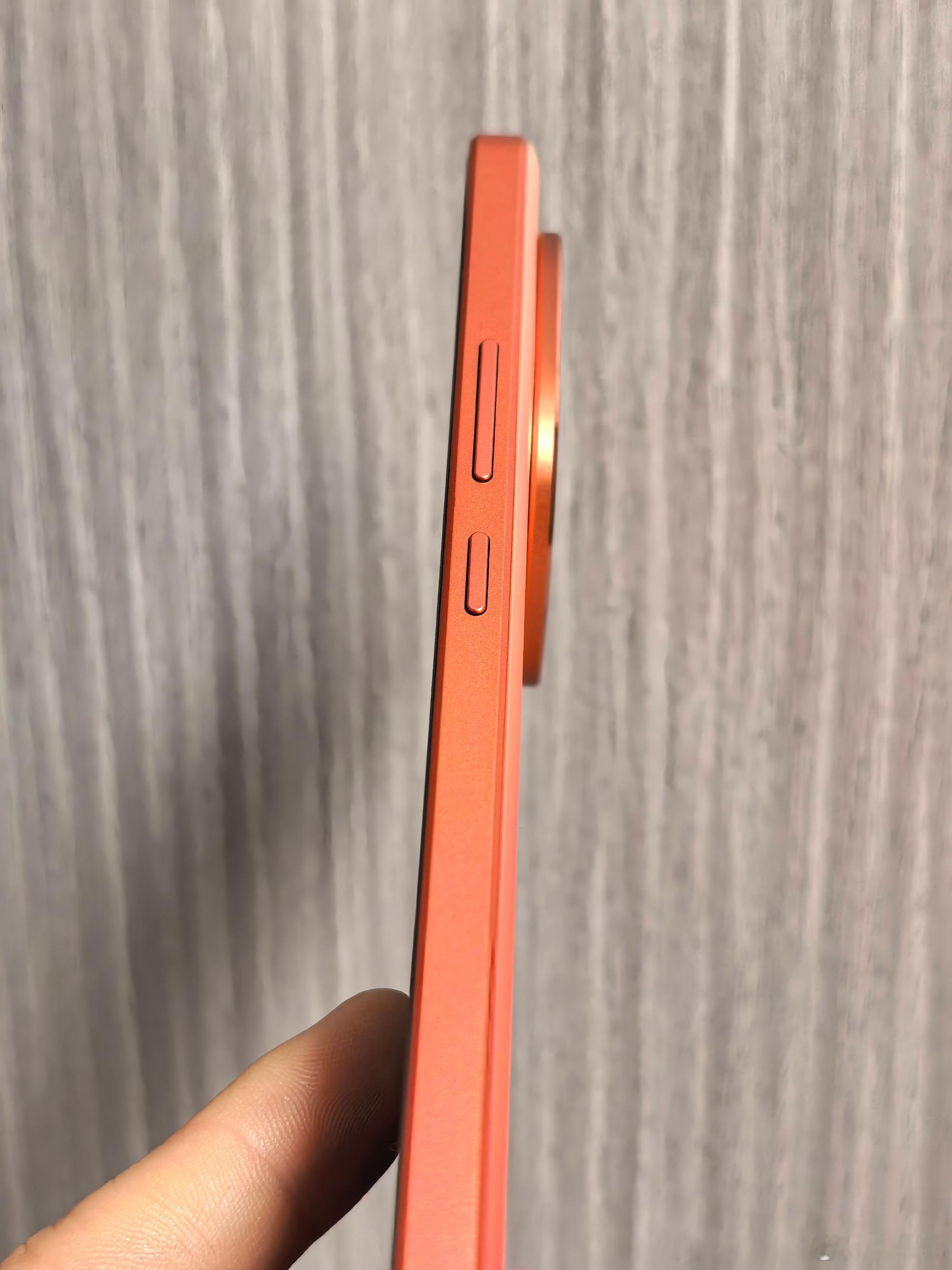 最近揣着iQOO Z10 Turbo Pro用着挺得劲，出门不用总惦记带充电宝，