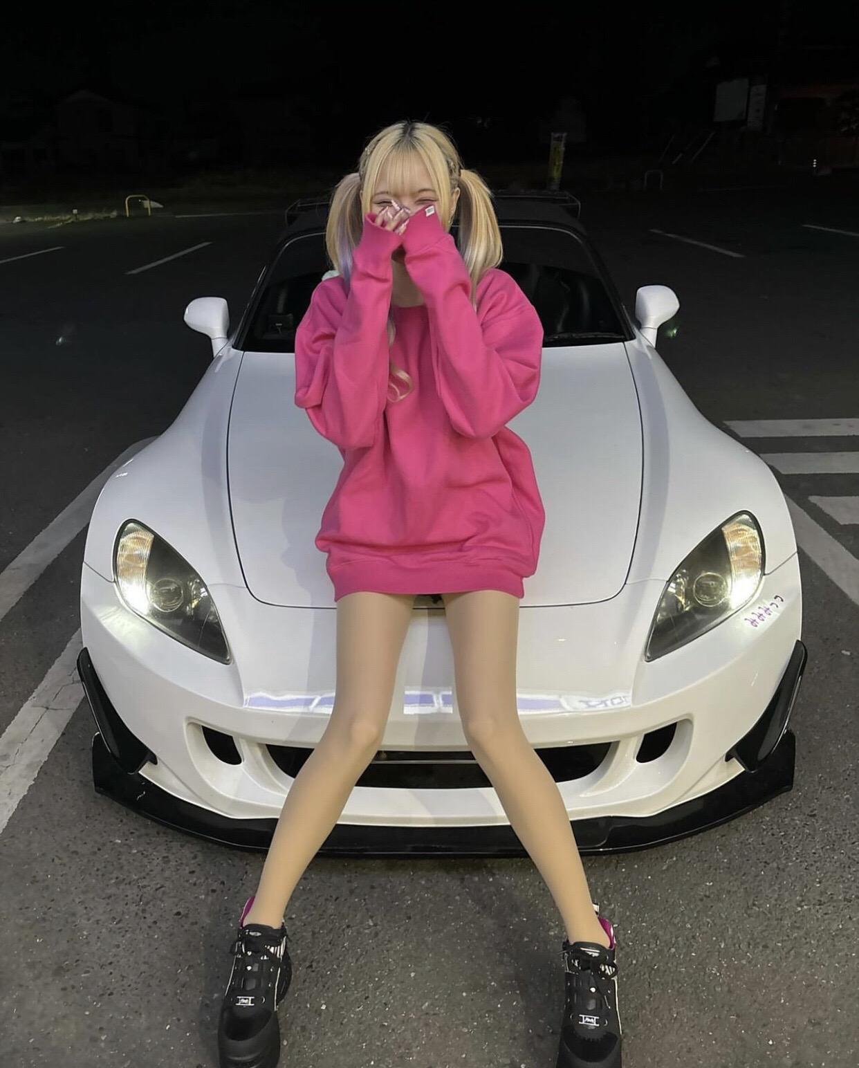 “香车美女”