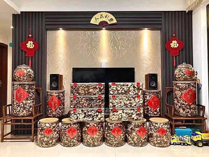 爸爸20年储存60斤陈皮给女儿作嫁妆！用陈皮当嫁妆，是近年掀起的潮流。看来这真是