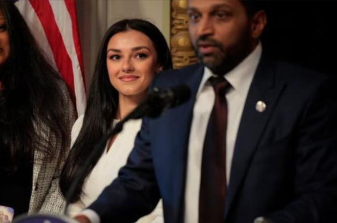 美国最近爆出的大瓜，直接让全网炸了，FBI局长帕特尔居然把价值几千万美元的政府专