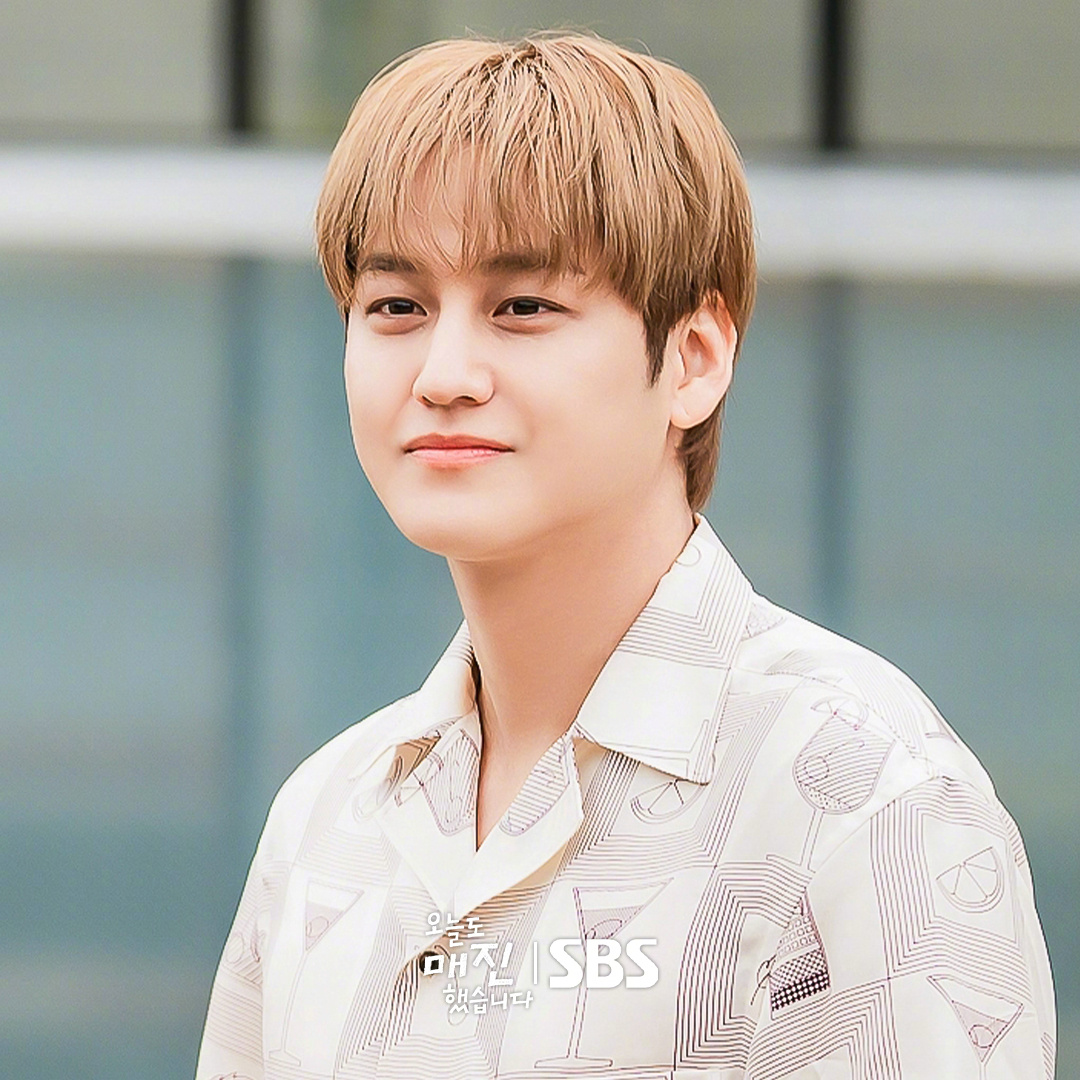 SBS新水木剧秒杀爱情 公开金汎 剧照。该剧讲述完美主义的农夫马修·李，和售罄主