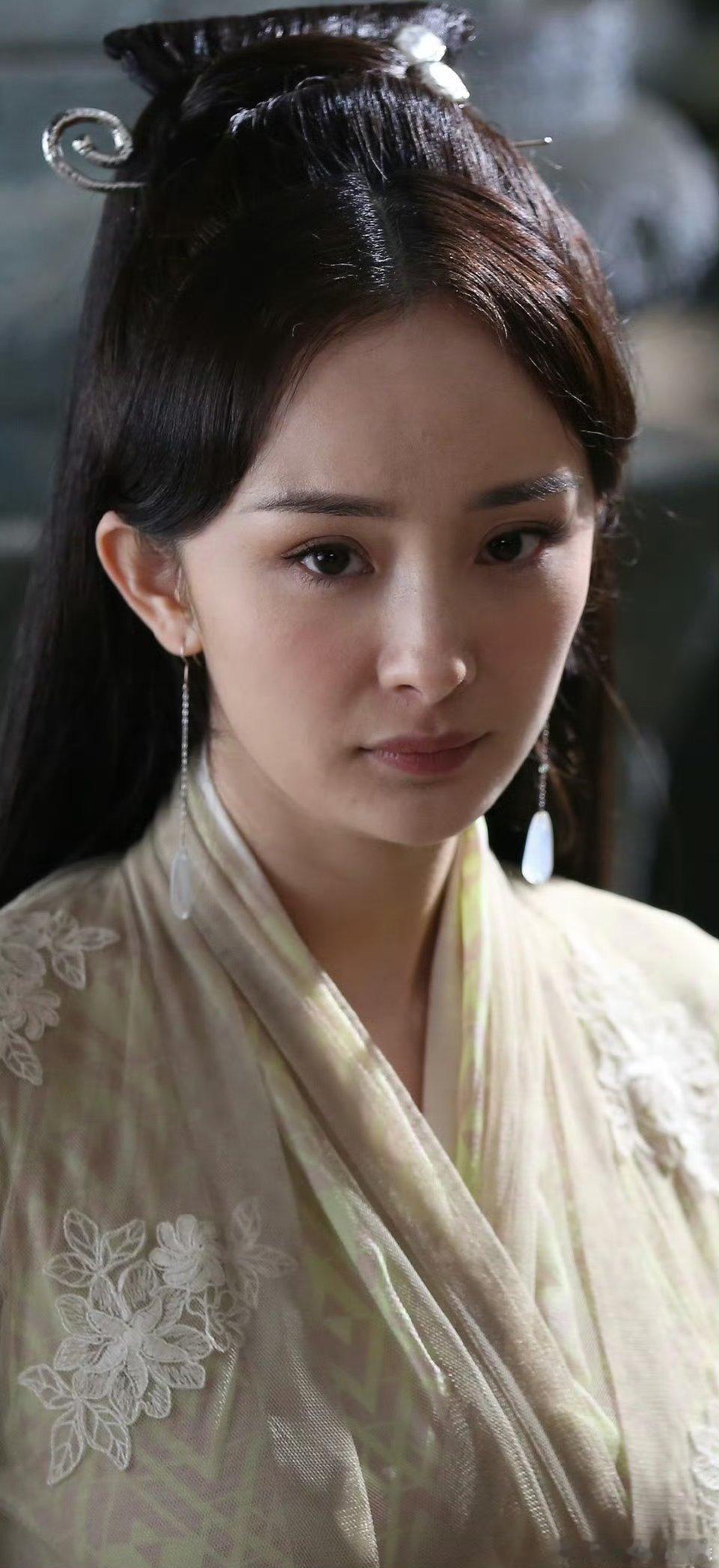 看以前仙侠剧的剧照，好真实的肤感。 杨幂三生三世十里桃花真的太漂亮了 