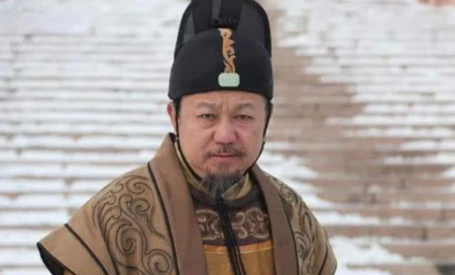冯道被骂1072年，只因他做了一件连范仲淹都不敢碰的事：在契丹皇宫当官时，悄悄把