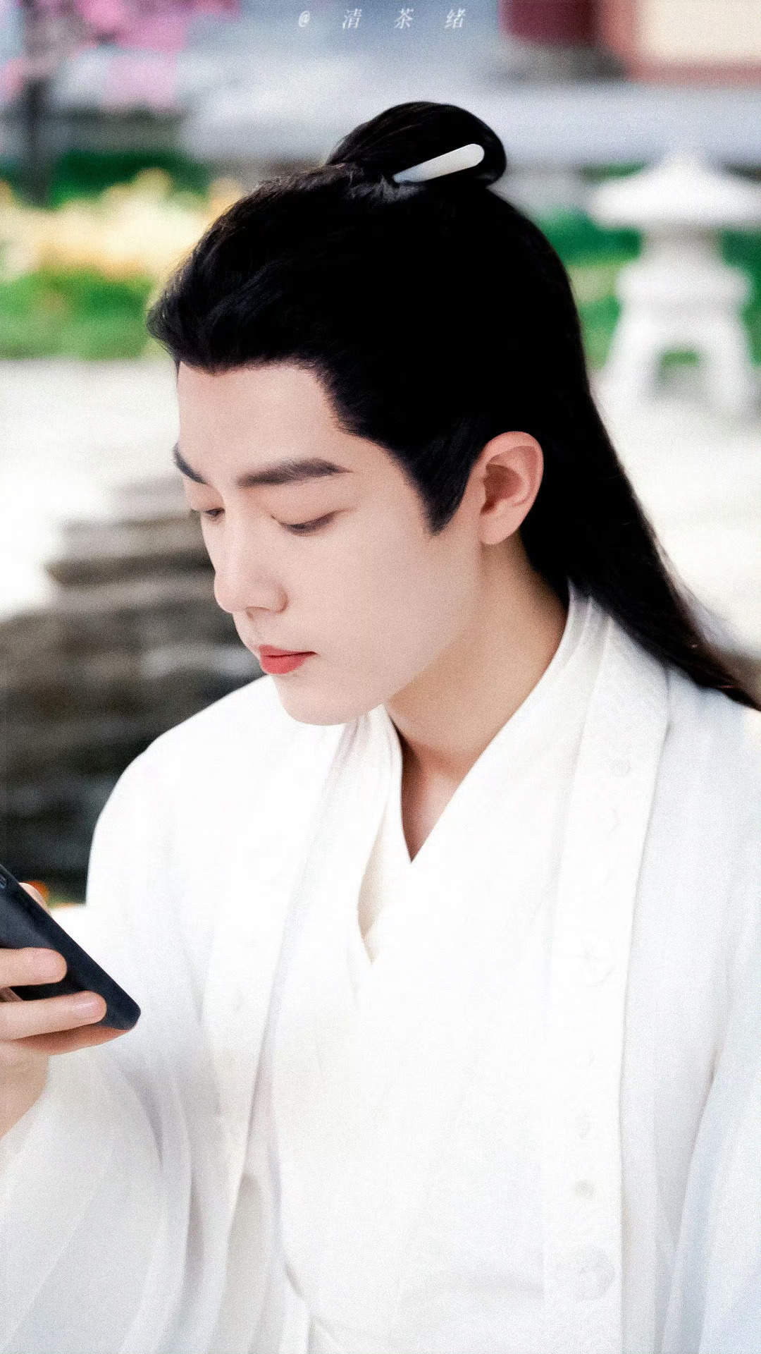 ♡⃝ 𝒍𝒐𝒗𝒆 ʚɞ ☽⋆❥ »» 肖战 白影黑影~好精分啊！两种完全不