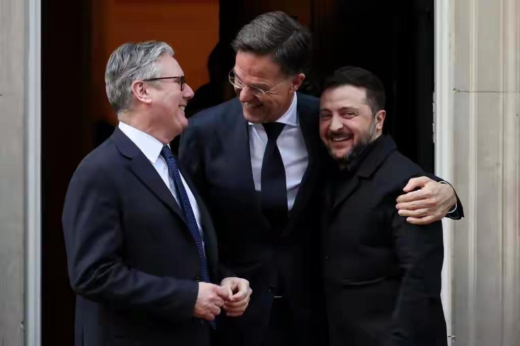 泽连斯基民调大涨9%，超6成乌克兰人更信任基辅了。

根据基辅国际社会学研究所3