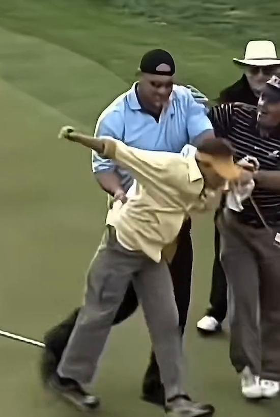 fashion design，this would be a wrestling