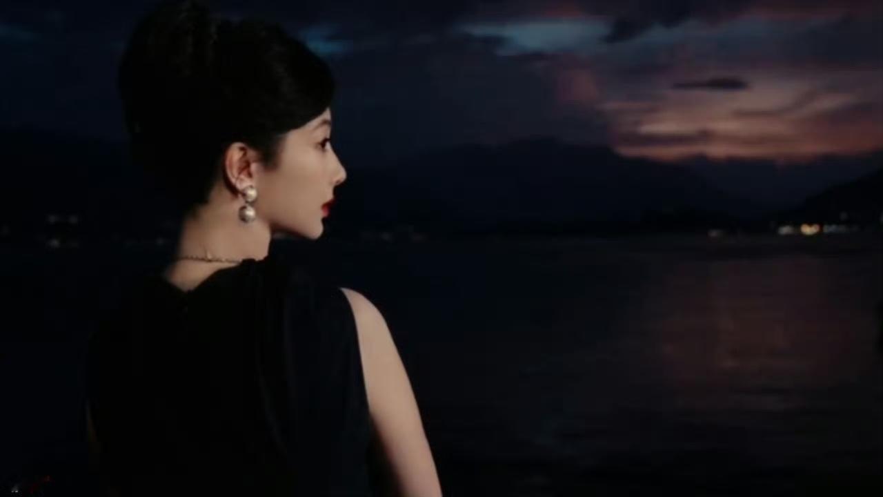 “亲爱的玫瑰，风为你独奏 你是自由的” "𝓓𝓮𝓪𝓻 𝓡𝓸𝓼𝓮, 