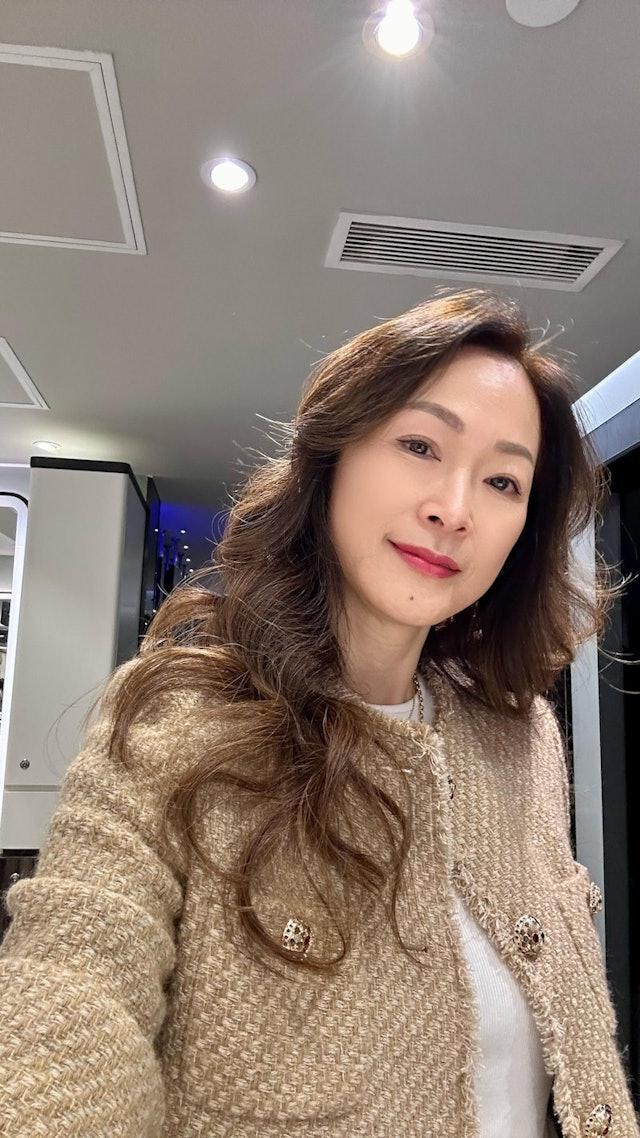 90年代女神童爱玲2003年嫁给台湾富商王敦民后诞下一子，之后淡出演艺圈，至20