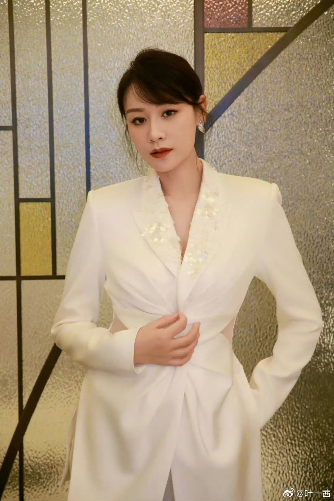 叶一茜快递先我一步成团乘风2026 原来艺人备赛的幕后，是堆成山的快递 