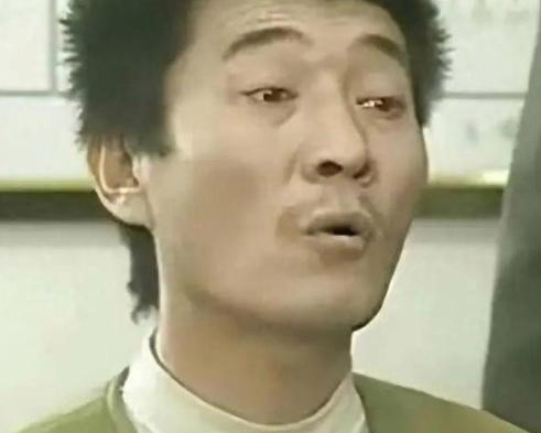 亲爹被打、祖坟被刨！2002年，广西男子因祖坟被挖，一怒之下灭仇家满门，炸完村委