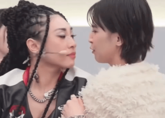 曾沛慈淡淡直播亲上了曾沛慈淡淡你们在干嘛  啊啊啊啊曾沛慈淡淡你们在干嘛，这个亲
