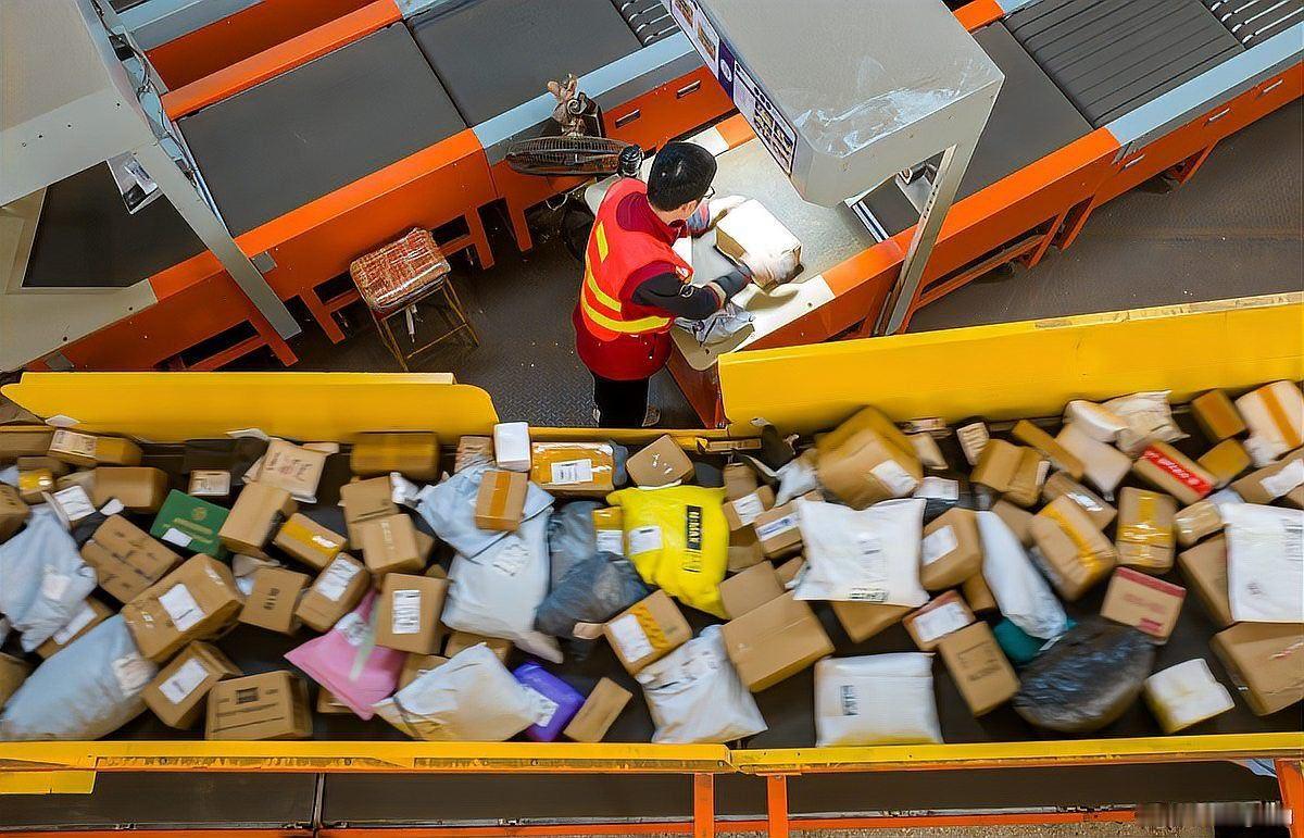 11月中国快递发展指数达478.1，同比增长3%。其中发展规模指数、服务质量指数