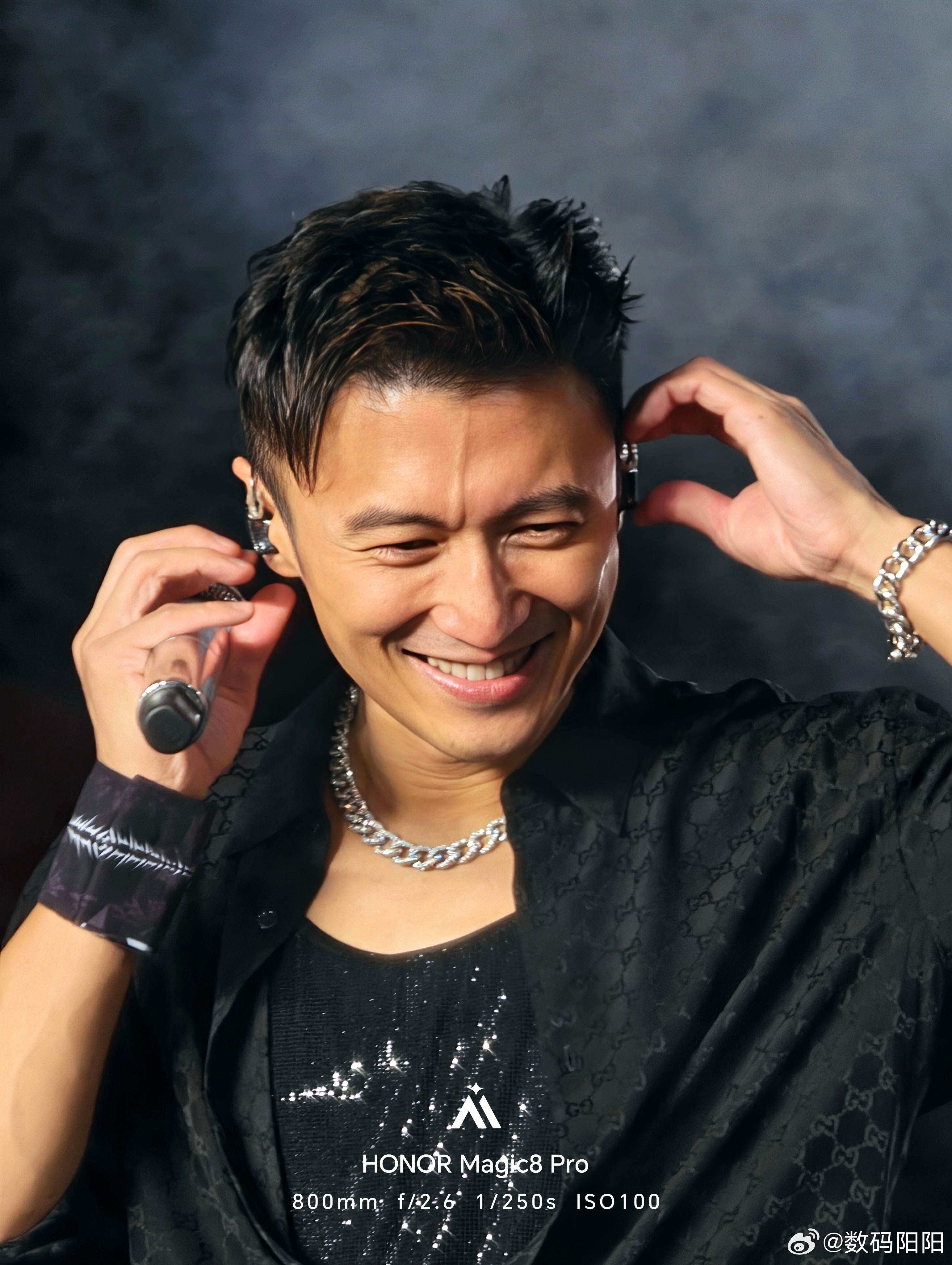 谢霆锋演唱会现场返图，荣耀Magic8 Pro记录下谢霆锋 硬帅的演唱会现场！荣