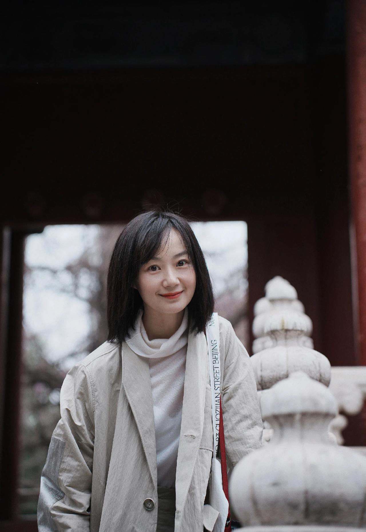 《甄嬛传》里活泼灵动、忠心护主的丫鬟，生活中是一位温柔知性的小姐姐啊！她就是演员