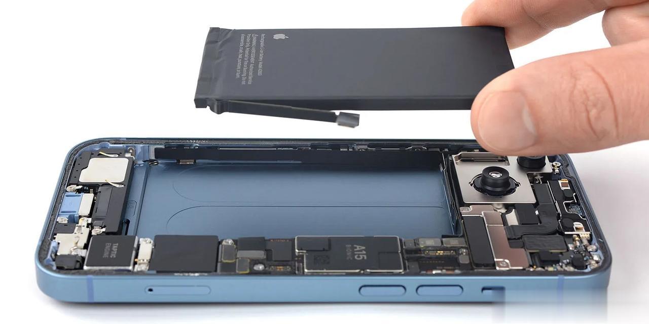 #iPhone 15充电循环寿命或仅为600次#  随着iPhone 15系列的