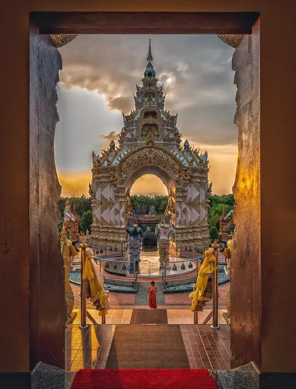 泰国女星确实美得各有千秋，让人忍不住好奇她们是不是两性人。像被誉为泰国第一美人的