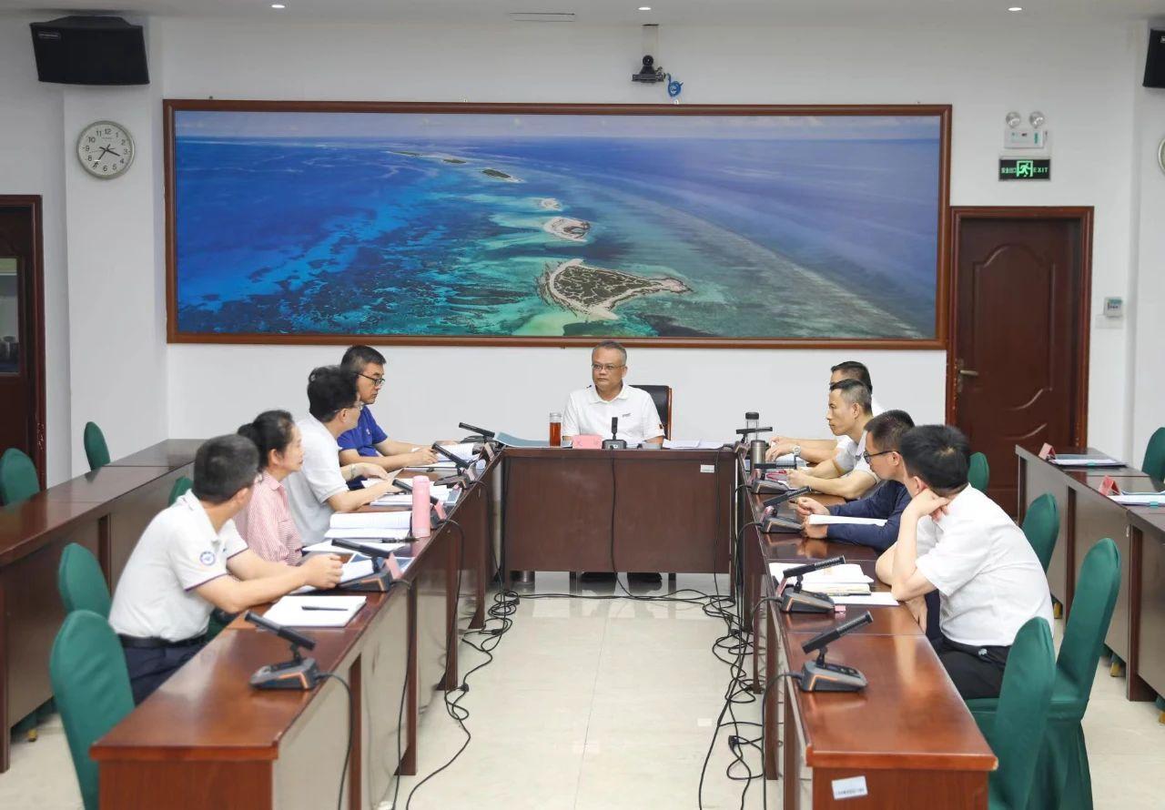 三沙市长开会，会场还不如我们村的会场气派[捂脸]。

看了这张拍于5月13日，三