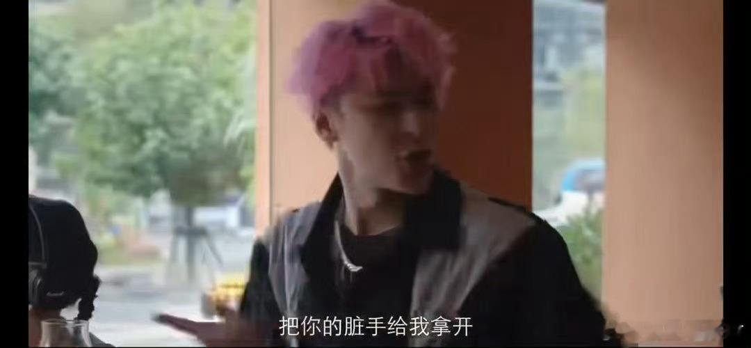 国产剧第一个发妈难财的人来了 有人负责把伤口撕开给人看，有人负责在旁边数流量数据