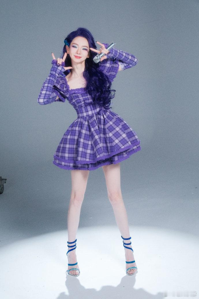 #戚薇小马谷的梦幻派对#戚薇在小马谷的梦幻派对中仿若精灵下凡，整个派对如梦似幻。